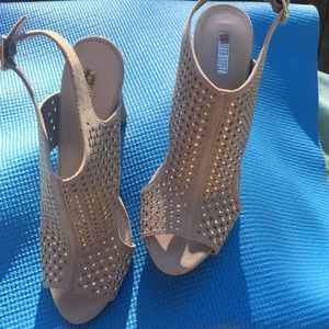 Jennifer Lopez Sandals 9.5
